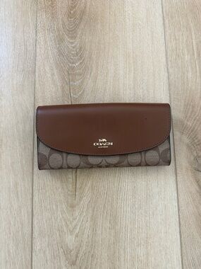Coach Wallet. Used.